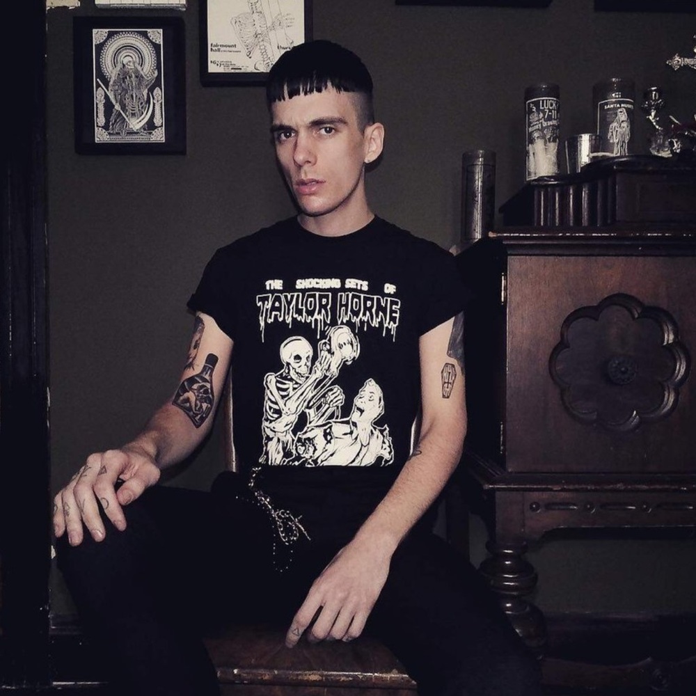 “SHOCKING SETS” TEE